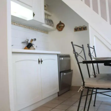 T1 Bis Avec Mezzanine, Terrasse Et Piscine A - Fr-1-246c-18