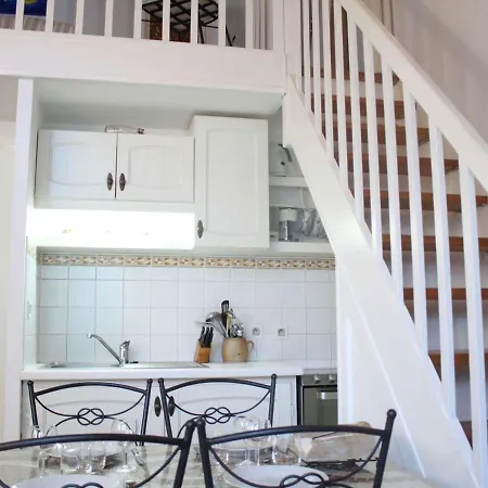 Apartment T1 Bis Avec Mezzanine, Terrasse Et Piscine A - Fr-1-246c-18 *